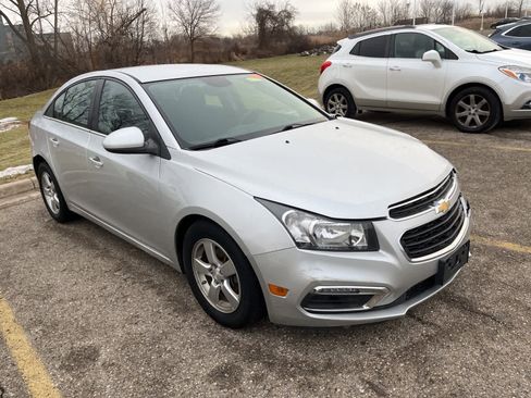 Used 2016 Chevrolet Cruze LT image 4