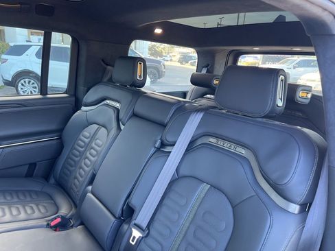 Used 2023 Rivian R1S Launch Edition image 19