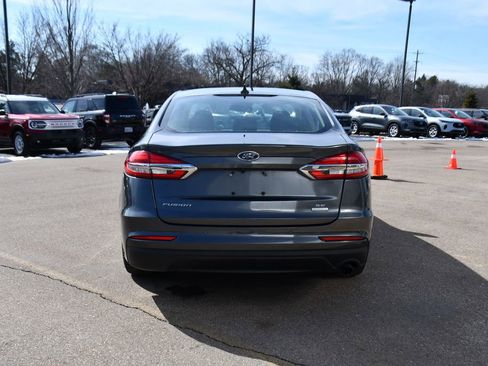 Used 2020 Ford Fusion SE image 5
