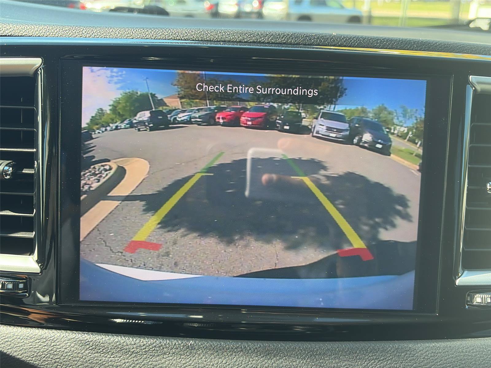 Used 2024 Chrysler Pacifica Touring-L FWD image 16