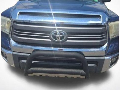 Used 2014 Toyota Tundra SR5 w/ SR5 Upgrade Package AWD/4WD image 3