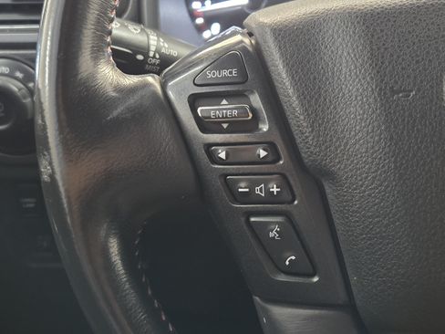 Used 2023 Nissan Titan PRO-4X w/ Pro-4x Convenience Package AWD/4WD image 31