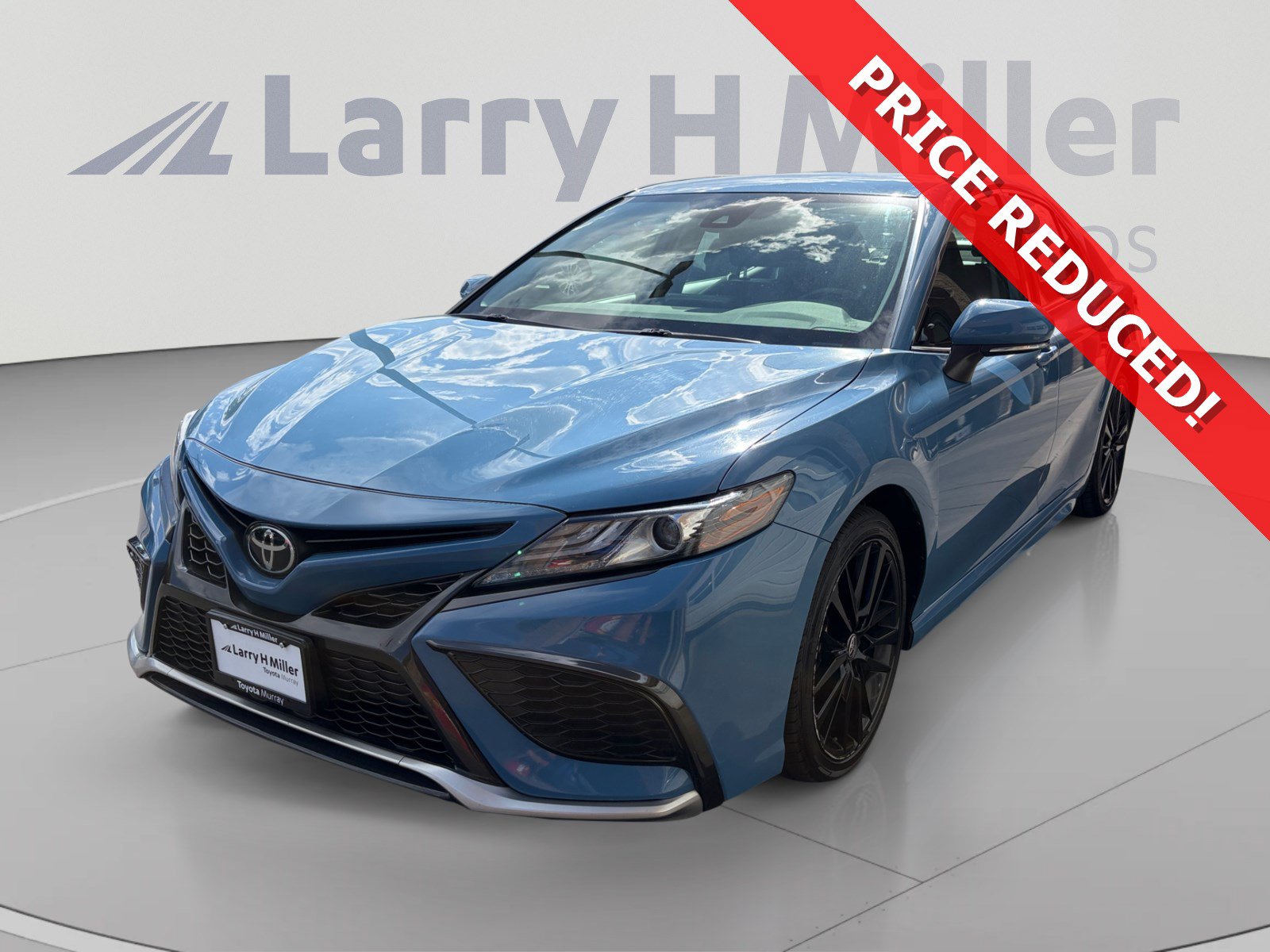 Used 2024 Toyota Camry XSE FWD image 1