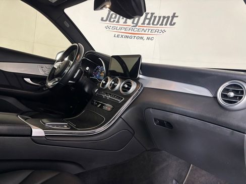 Used 2021 Mercedes-Benz GLC 300 image 30