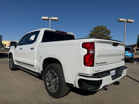 Used 2023 Chevrolet Silverado 1500 High Country w/ Technology Package AWD/4WD image 11