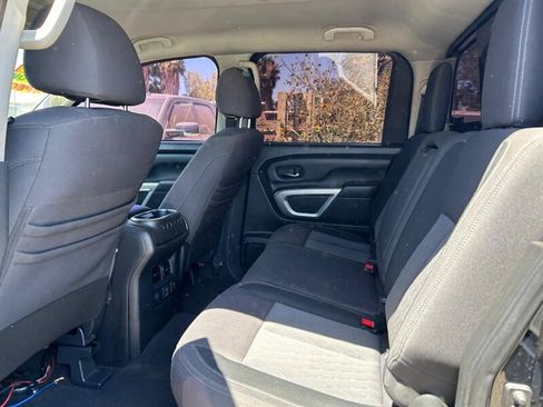 Used 2022 Nissan Titan SV RWD image 23