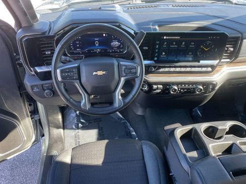 Used 2025 Chevrolet Silverado 1500 LT image 25