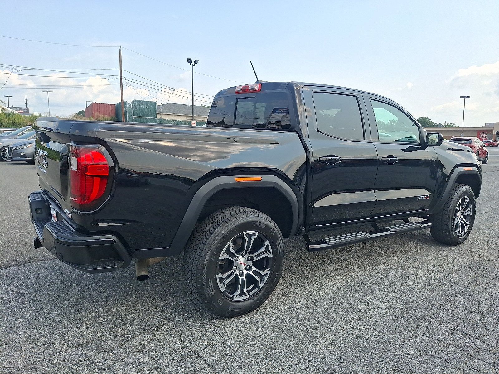 Used 2023 GMC Canyon AT4 w/ AT4 Premium Package AWD/4WD image 6