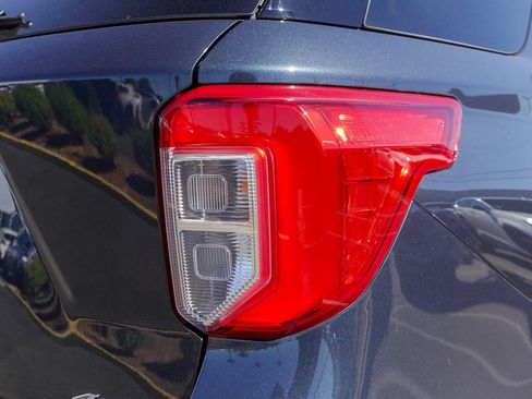 Used 2023 Ford Explorer XLT w/ Equipment Group 202A AWD/4WD image 5