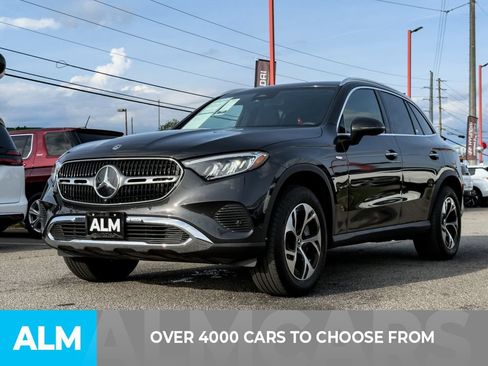 Used 2025 Mercedes-Benz GLC 350e 4MATIC image 2