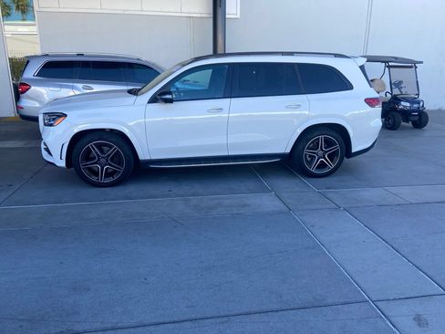 Used 2023 Mercedes-Benz GLS 450 4MATIC image 2