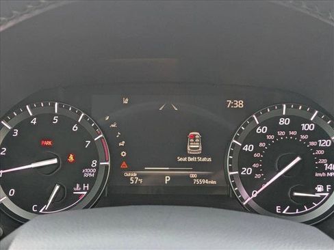 Used 2020 Toyota Highlander XLE image 10