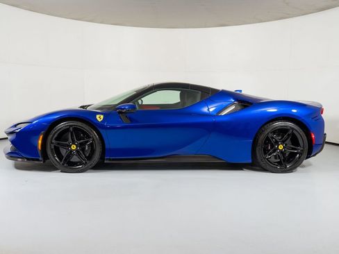 Used 2022 Ferrari SF90 Spider AWD/4WD image 12