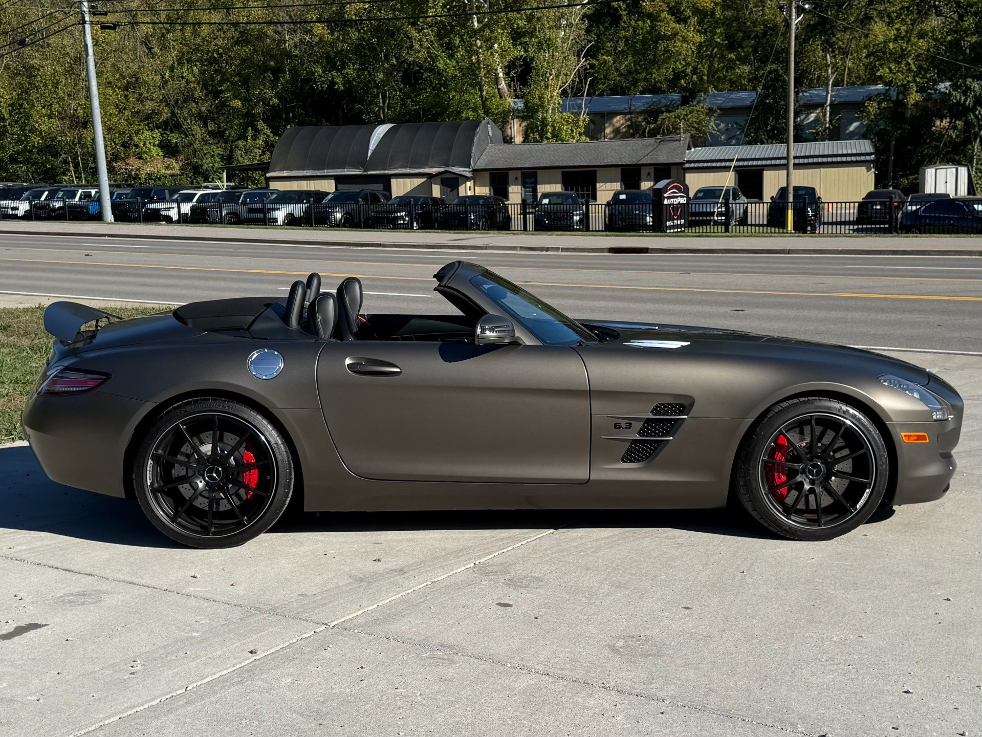 Used 2012 Mercedes-Benz SLS AMG Roadster image 8