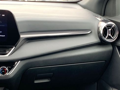 Used 2025 Chevrolet Equinox LT image 34