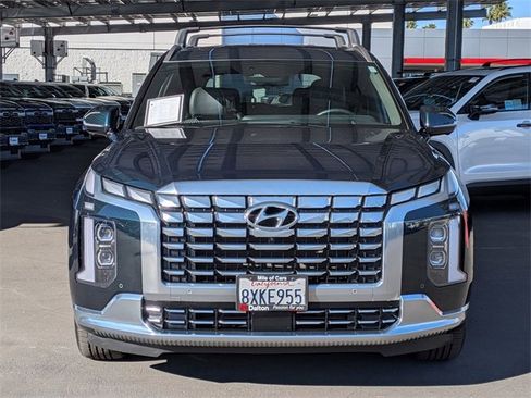Used 2023 Hyundai Palisade Calligraphy image 2