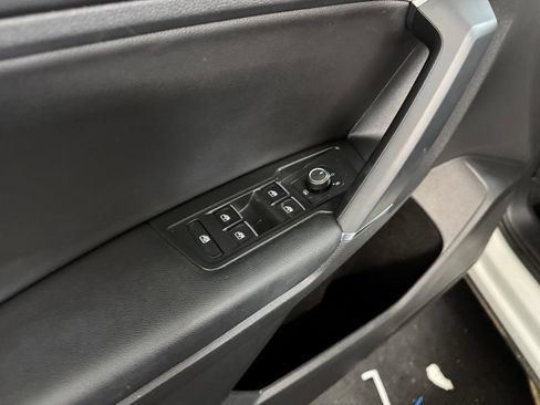 Used 2020 Volkswagen Tiguan SE AWD/4WD image 13
