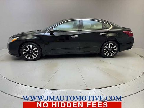 Used 2018 Nissan Altima 2.5 SV w/ 2.5 SV Technology Package FWD image 2