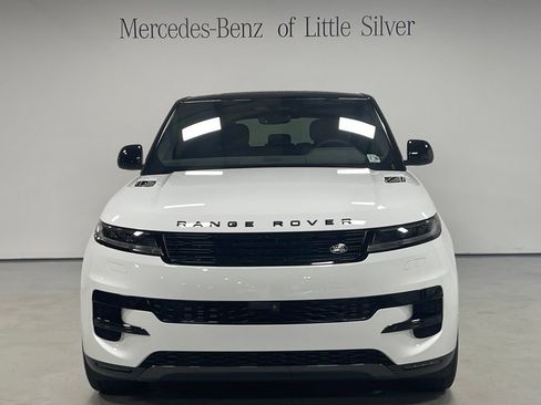 Used 2025 Land Rover Range Rover Sport SE AWD/4WD image 9
