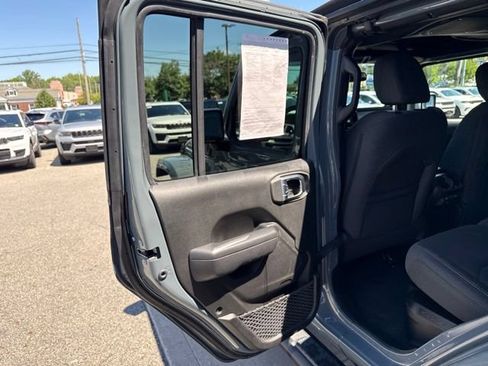 Certified 2024 Jeep Wrangler Unlimited w/ Convenience Group AWD/4WD image 20