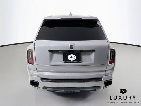 Used 2025 Rolls-Royce Cullinan Black Badge AWD/4WD image 7