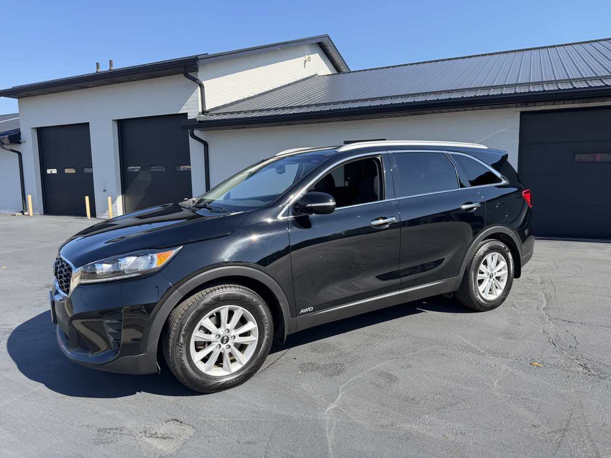 Used 2019 Kia Sorento AWD w/ LX Convenience Package image 2