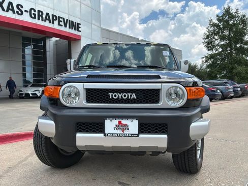 Used 2013 Toyota FJ Cruiser 4WD image 3