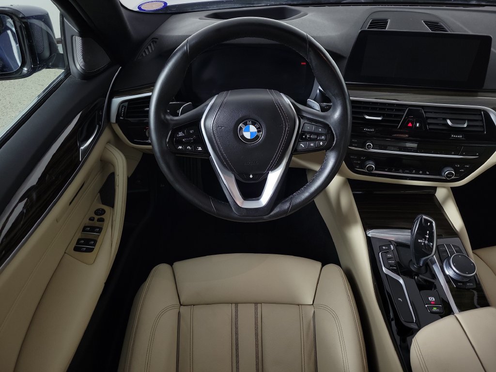 Used 2020 BMW 530i xDrive w/ Premium Package AWD/4WD image 12