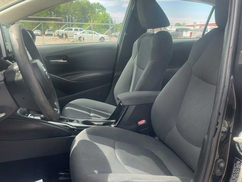 Used 2020 Toyota Corolla LE FWD image 32
