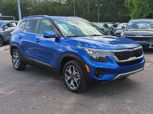 Used 2023 Kia Seltos EX AWD/4WD image 3