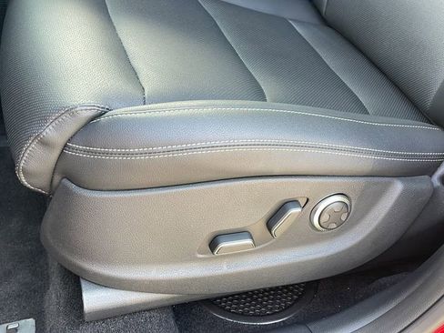 Used 2025 Genesis GV70 2.5T image 27