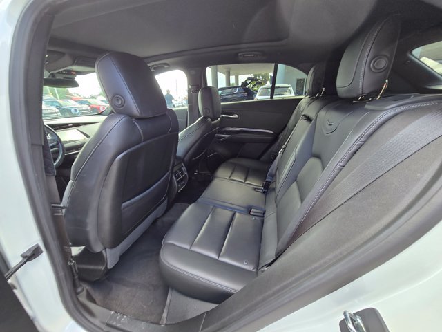Used 2022 Cadillac XT4 Luxury w/ Cold Weather Package FWD image 7