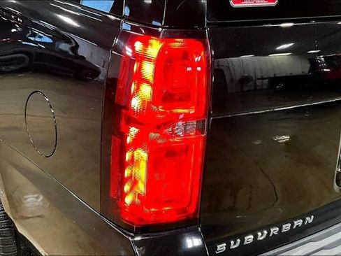 Used 2020 Chevrolet Suburban Premier AWD/4WD image 22