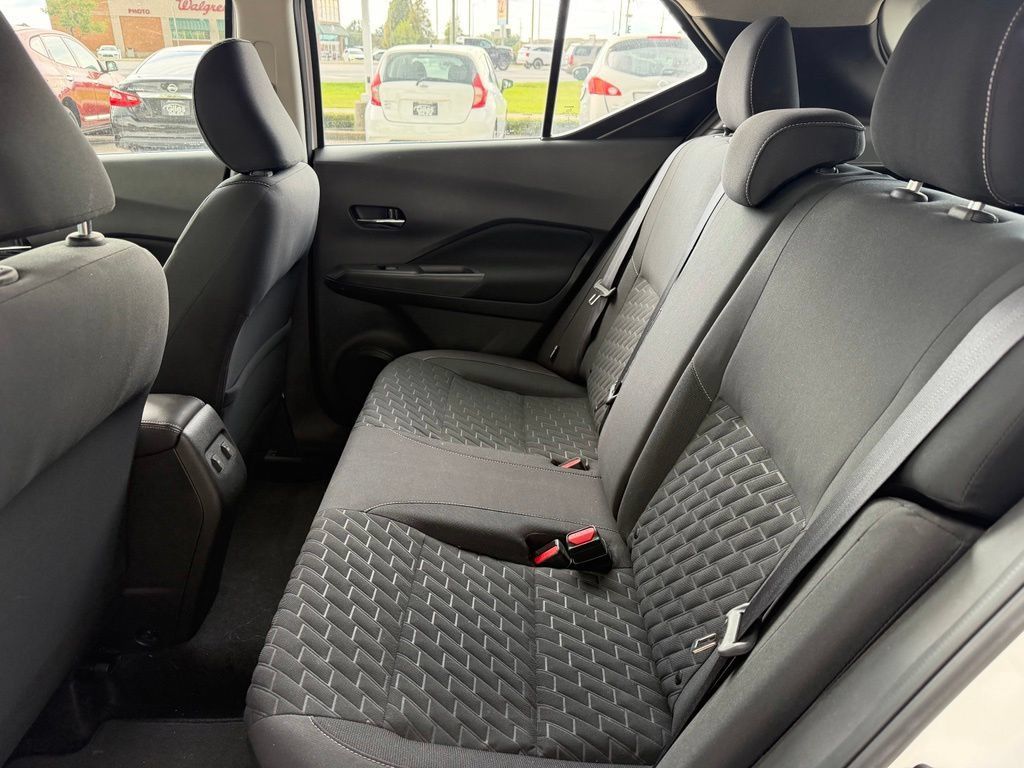 Used 2022 Nissan Kicks SV FWD image 11