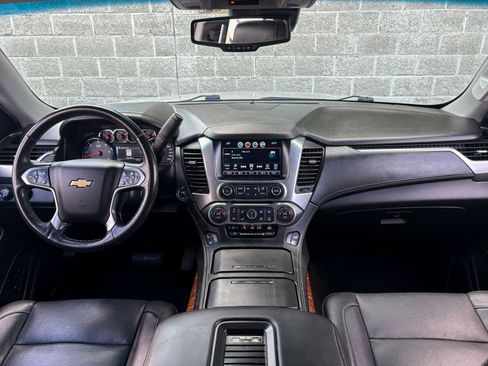 Used 2018 Chevrolet Suburban Premier AWD/4WD image 36