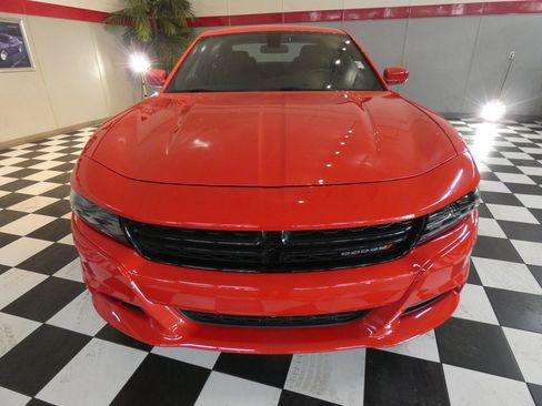 Used 2022 Dodge Charger SXT image 2