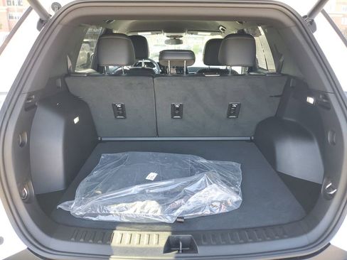 Used 2026 Chevrolet Equinox LT w/ Convenience Package II FWD image 9