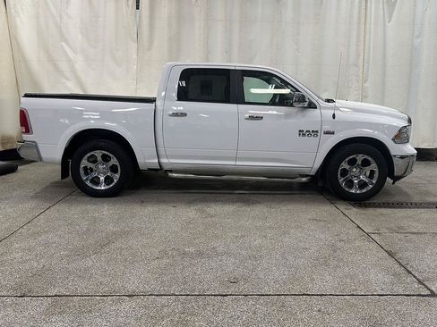 Used 2017 RAM 1500 Laramie w/ Convenience Group AWD/4WD image 6