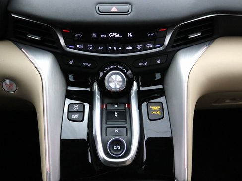 Used 2025 Acura TLX w/ Technology Package image 23