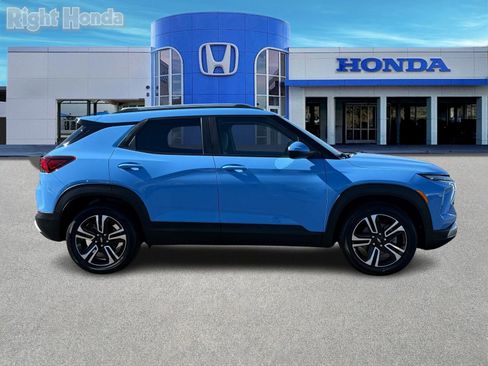 Used 2024 Chevrolet TrailBlazer LT w/ Convenience Package image 9