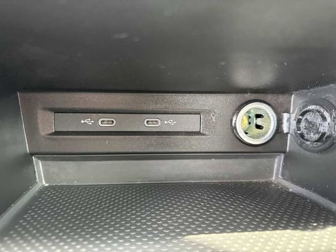 Certified 2023 Volkswagen Taos S FWD image 36
