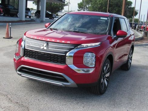 New 2025 Mitsubishi Outlander SE image 6