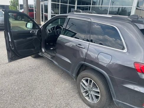 Used 2020 Jeep Grand Cherokee Laredo w/ Laredo X Package RWD image 24
