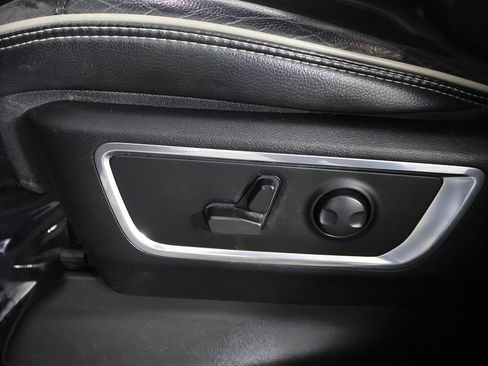 Used 2024 RAM 1500 Laramie image 28