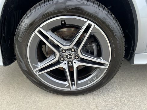 Used 2025 Mercedes-Benz GLS 450 4MATIC w/ AMG Line Exterior image 13