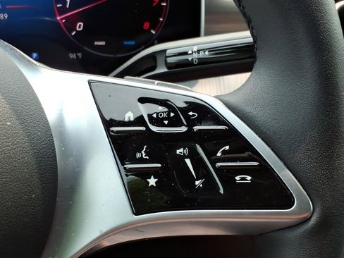 Used 2025 Mercedes-Benz C 300 4MATIC Sedan image 18
