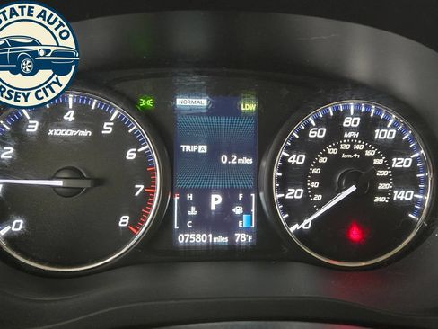 Used 2016 Mitsubishi Outlander SEL AWD/4WD image 12