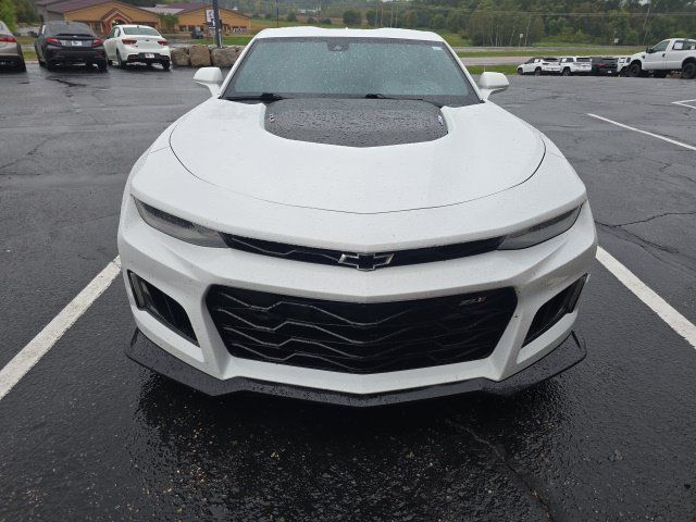 Used 2022 Chevrolet Camaro ZL1 RWD image 9