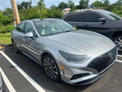 Used 2020 Hyundai Sonata Limited FWD image 2