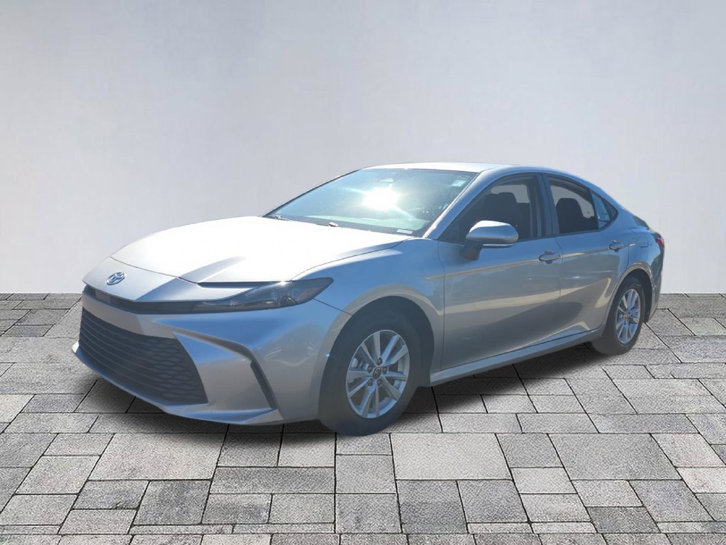 Used 2025 Toyota Camry LE FWD image 3